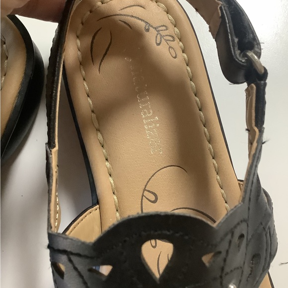 Naturalizer Jade cutout thong sandals - Picture 7 of 11